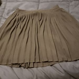 Black pleated skirt